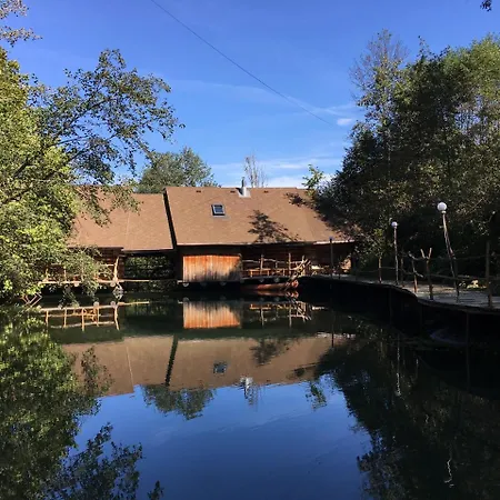Izki Eco Resort *